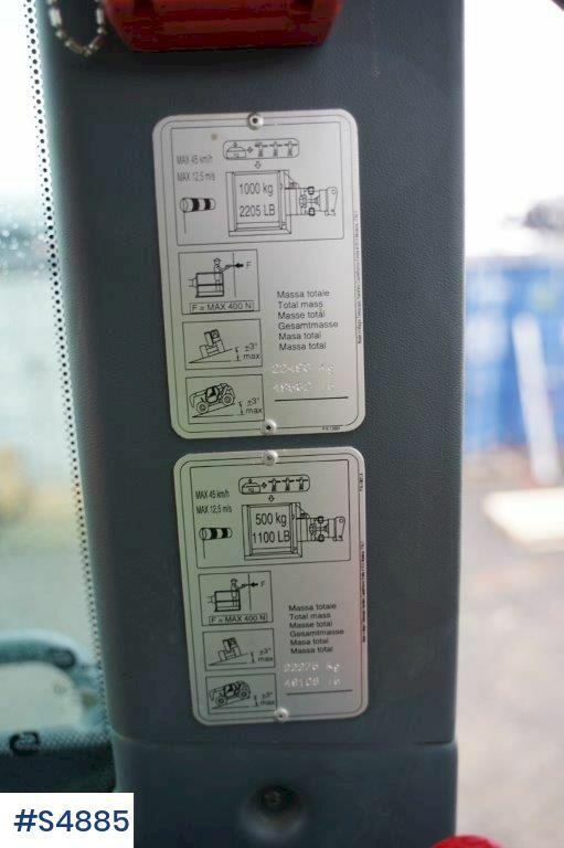 Manipulador telescópico Magni RTH 6,30 SH-M/C Around turning telescopic loader: foto 25