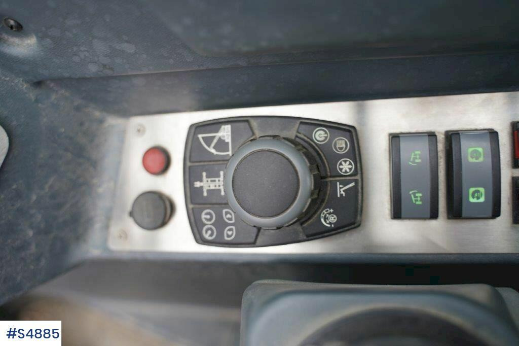 Manipulador telescópico Magni RTH 6,30 SH-M/C Around turning telescopic loader: foto 16