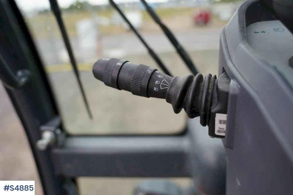 Manipulador telescópico Magni RTH 6,30 SH-M/C Around turning telescopic loader: foto 22