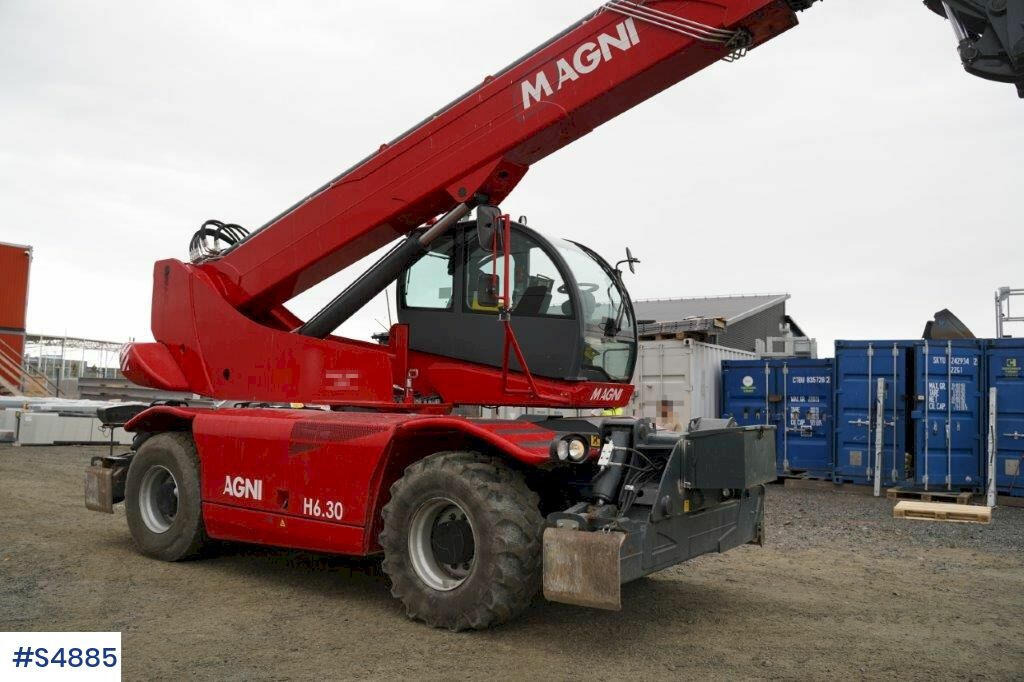 Manipulador telescópico Magni RTH 6,30 SH-M/C Around turning telescopic loader: foto 8