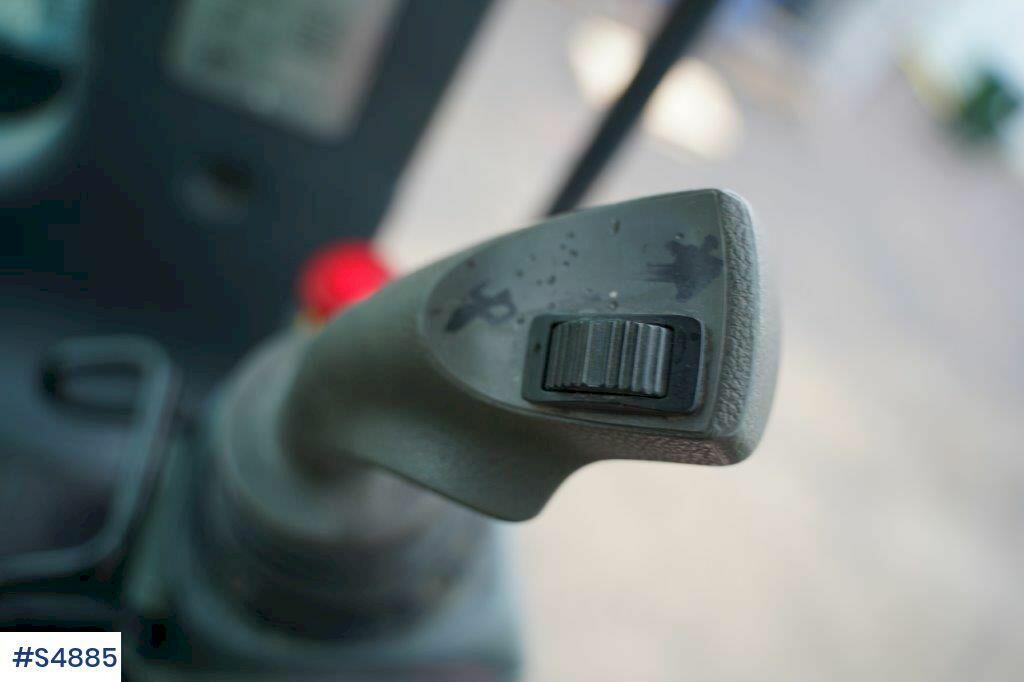 Manipulador telescópico Magni RTH 6,30 SH-M/C Around turning telescopic loader: foto 24