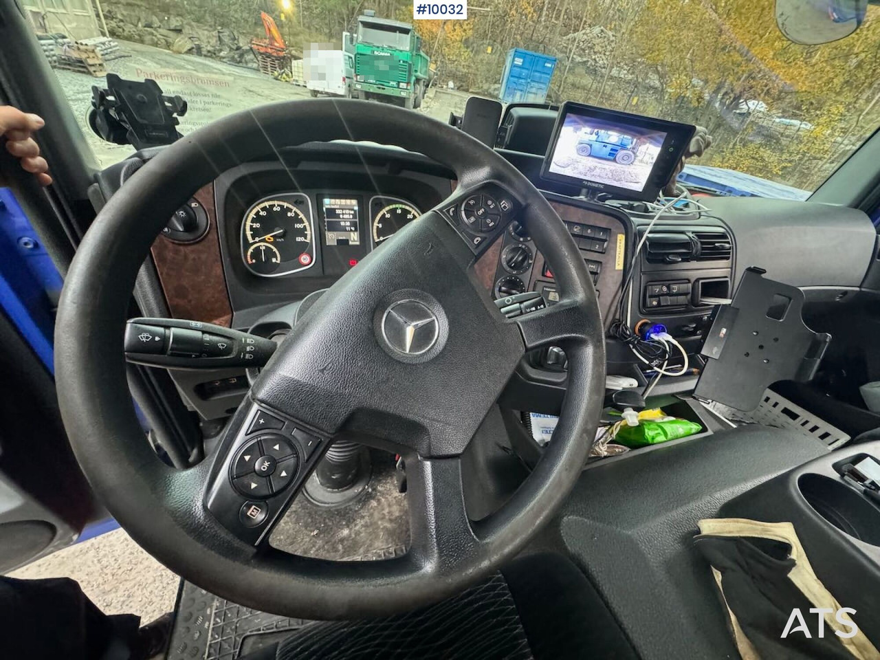 Camión multibasculante Mercedes Atego 1524 Hook Truck with AJK hook: foto 7 Camión multibasculante Mercedes Atego 1524 Hook Truck with AJK hook: foto 7