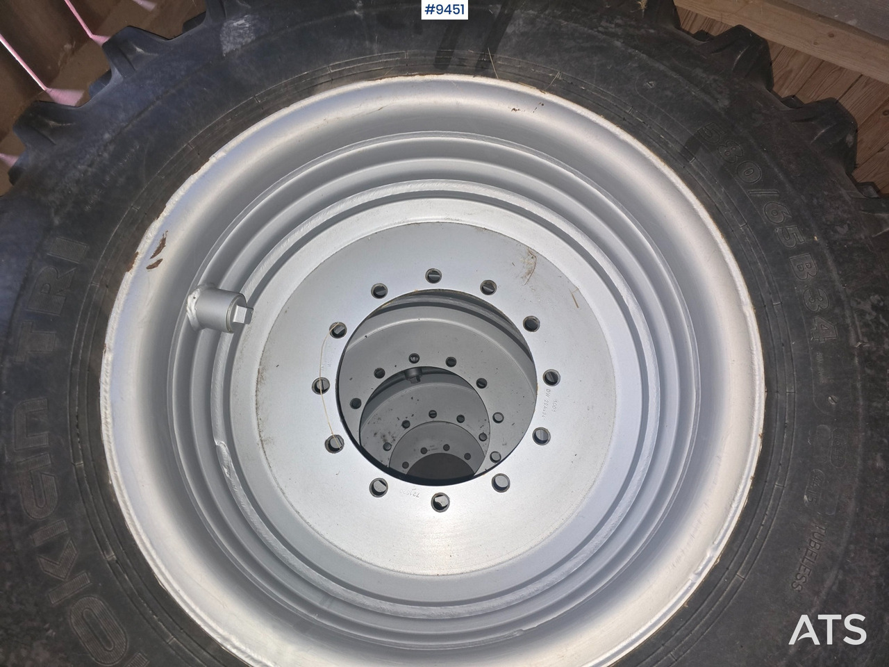 NOKIAN TIRE AND RIM FOR HUDDIG - Equipo de construcción: foto 4 NOKIAN TIRE AND RIM FOR HUDDIG - Equipo de construcción: foto 4