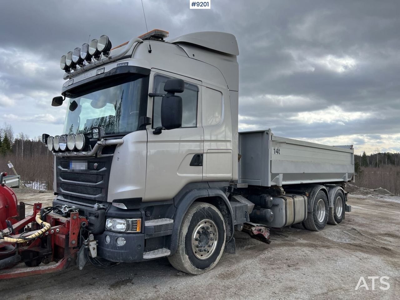 Scania R520 Tipper truck with plow equipment and underbite - Camión volquete: foto 1 Scania R520 Tipper truck with plow equipment and underbite - Camión volquete: foto 1