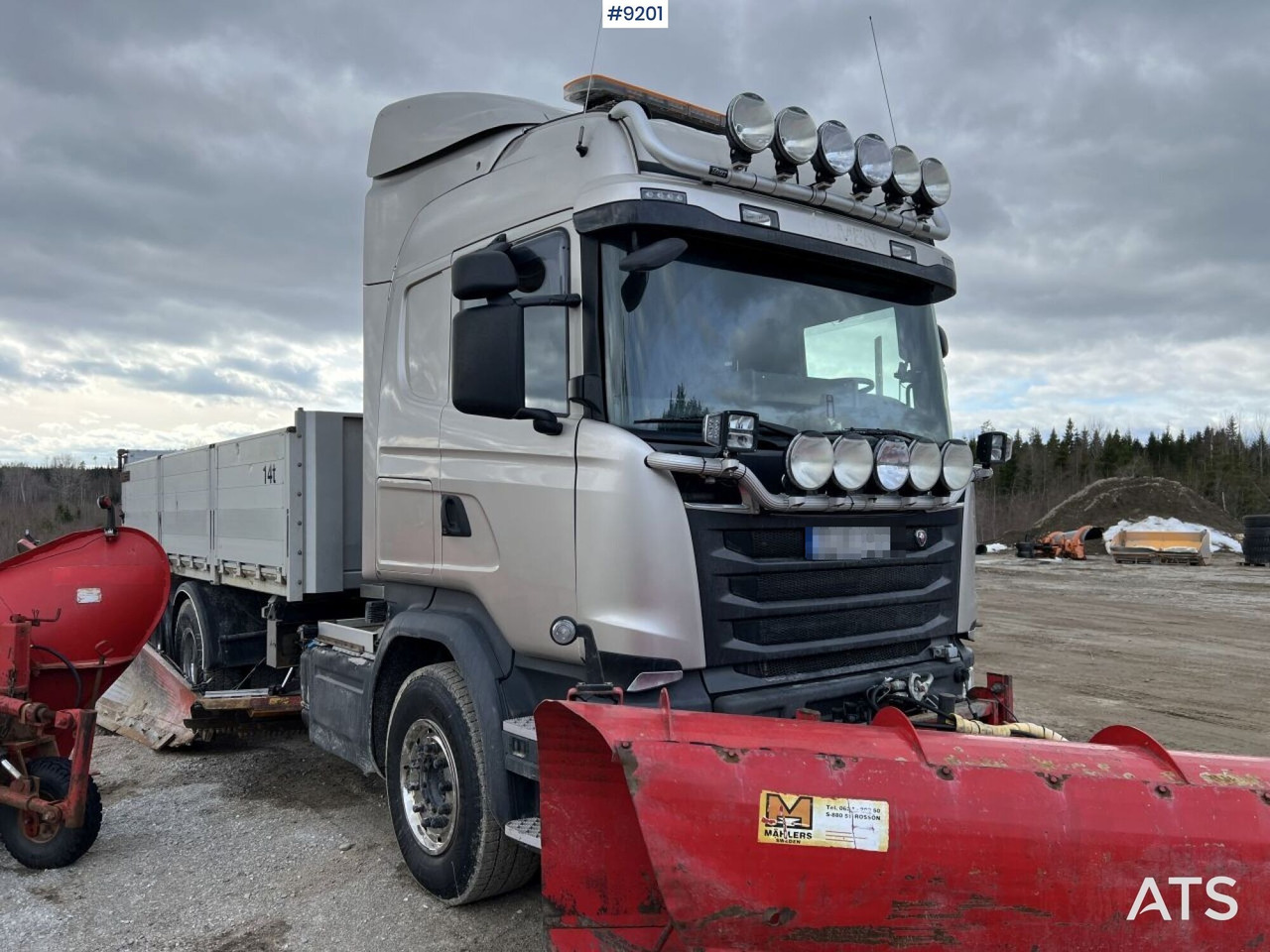 Scania R520 Tipper truck with plow equipment and underbite - Camión volquete: foto 2 Scania R520 Tipper truck with plow equipment and underbite - Camión volquete: foto 2
