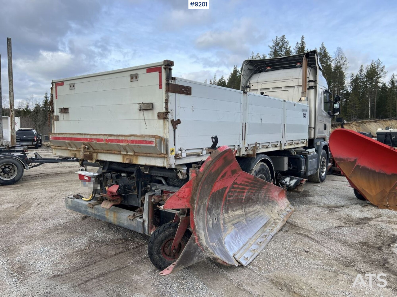 Scania R520 Tipper truck with plow equipment and underbite - Camión volquete: foto 4 Scania R520 Tipper truck with plow equipment and underbite - Camión volquete: foto 4
