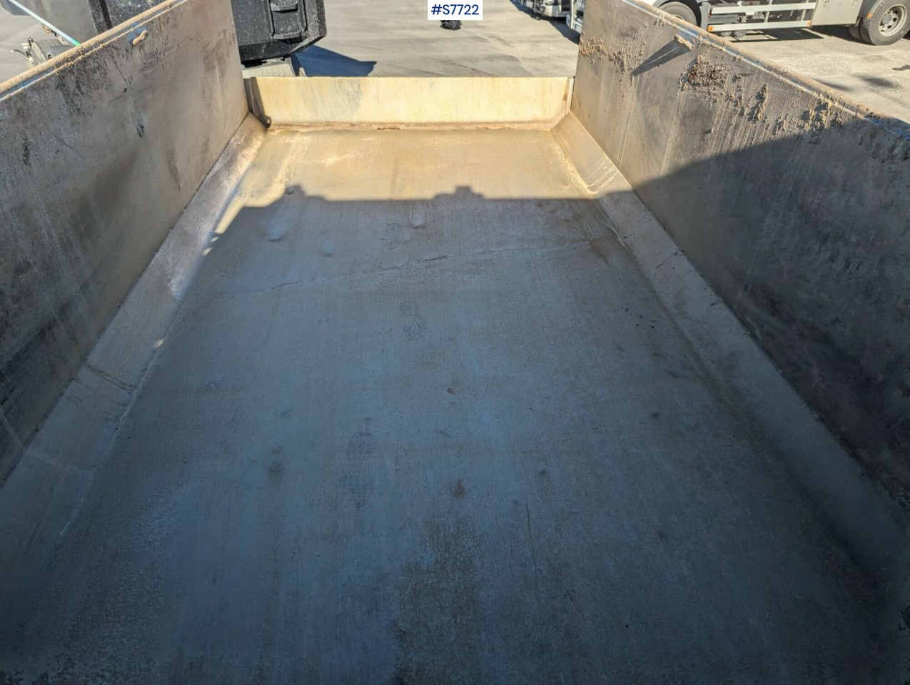 Tipper Truck DAF FAT XF530Z - Camión volquete: foto 3 Tipper Truck DAF FAT XF530Z - Camión volquete: foto 3