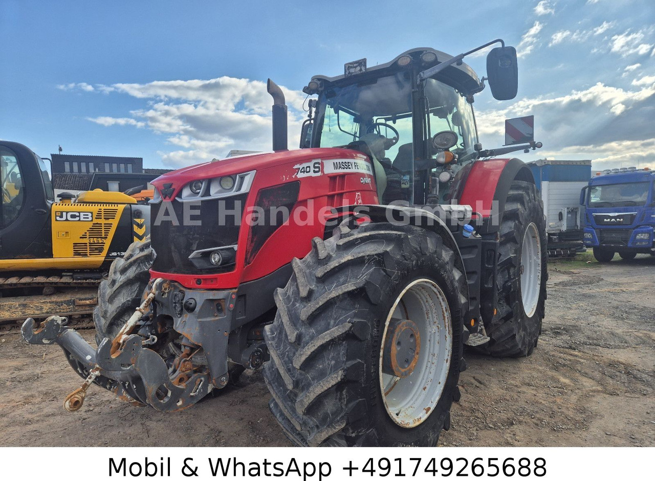 Massey Ferguson DVRT Exclusiv MF 8740 *6.100Std/Straßenzulassung - Tractor: foto 1 Massey Ferguson DVRT Exclusiv MF 8740 *6.100Std/Straßenzulassung - Tractor: foto 1