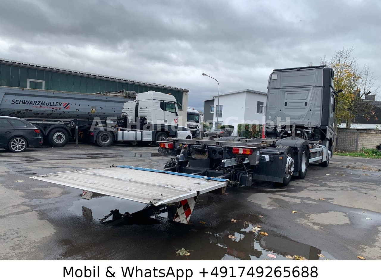 Camión portacontenedore/ Intercambiable Mercedes-Benz Actros V 2545 GigaSpace BDF LL*Retarder/LBW/L+L: foto 6 Camión portacontenedore/ Intercambiable Mercedes-Benz Actros V 2545 GigaSpace BDF LL*Retarder/LBW/L+L: foto 6