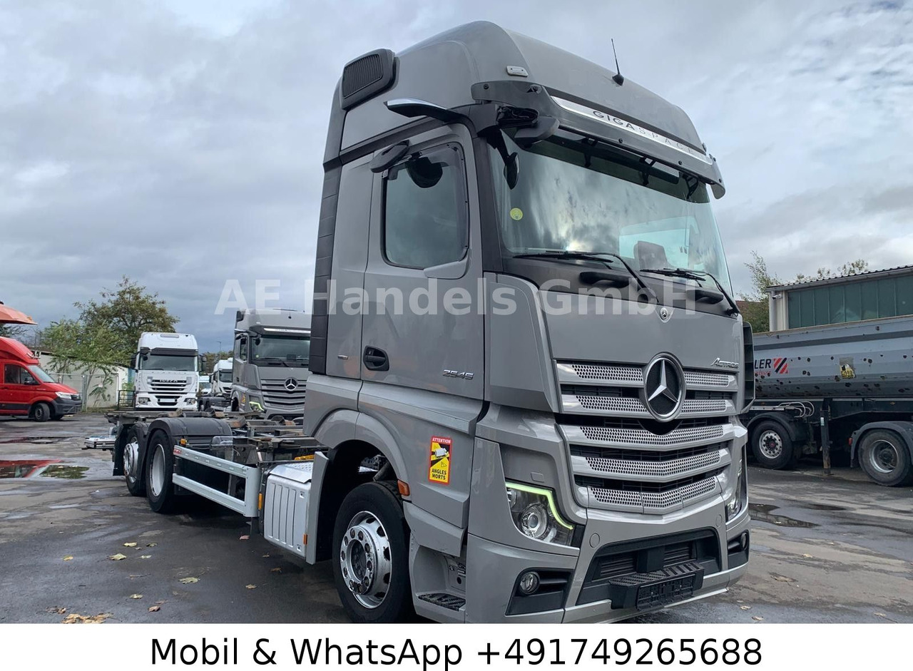 Camión portacontenedore/ Intercambiable Mercedes-Benz Actros V 2545 GigaSpace BDF LL*Retarder/LBW/L+L: foto 9 Camión portacontenedore/ Intercambiable Mercedes-Benz Actros V 2545 GigaSpace BDF LL*Retarder/LBW/L+L: foto 9