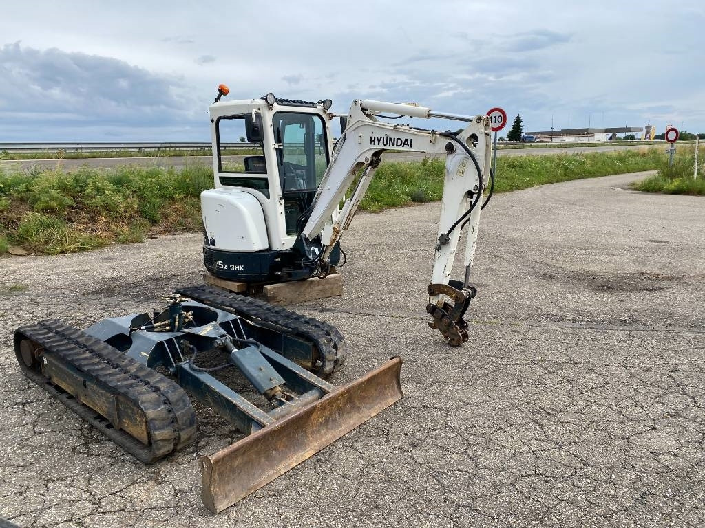 Hyundai ROBEX 25Z-9AK Certificat CE endommagée - Miniexcavadora: foto 3 Hyundai ROBEX 25Z-9AK Certificat CE endommagée - Miniexcavadora: foto 3