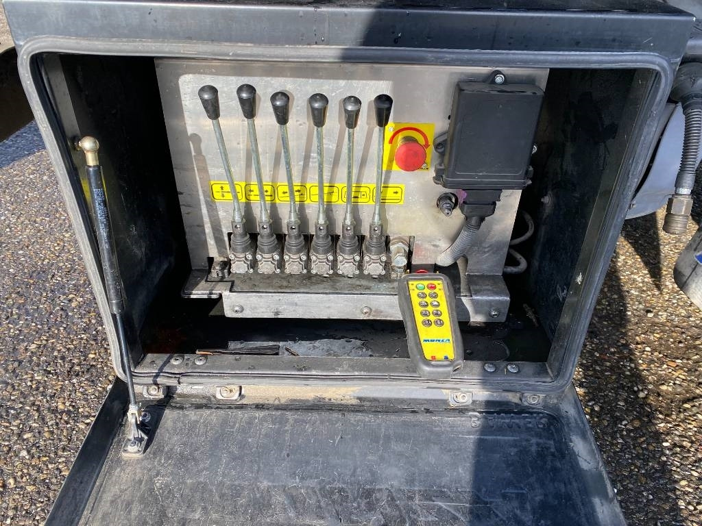 Camión portavehículos Isuzu P75-S2/MONZA 1er Main Carte grise Française: foto 34