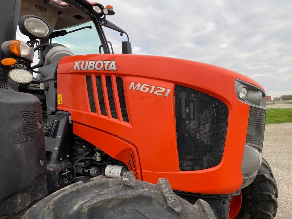 Tractor Kubota M6121 Carte Grise Française endommagé: foto 47 Tractor Kubota M6121 Carte Grise Française endommagé: foto 47