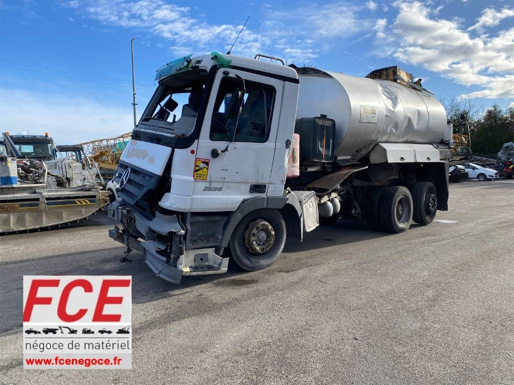Mercedes-Benz ACTROS Mp2 2536/6x2 BVM -ACMAR CRAON Z12341 - Camión cisterna: foto 1 Mercedes-Benz ACTROS Mp2 2536/6x2 BVM -ACMAR CRAON Z12341 - Camión cisterna: foto 1