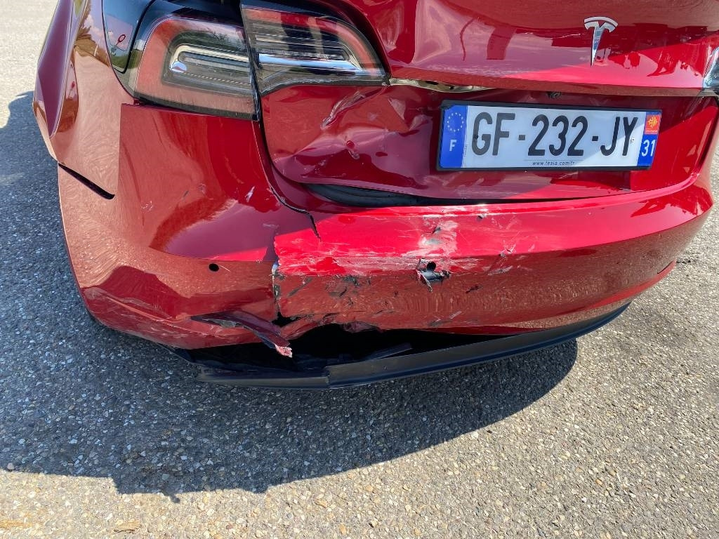 Coche Tesla MODEL 3 5YJ3 - Rwd Carte Grise Française endommagé: foto 14
