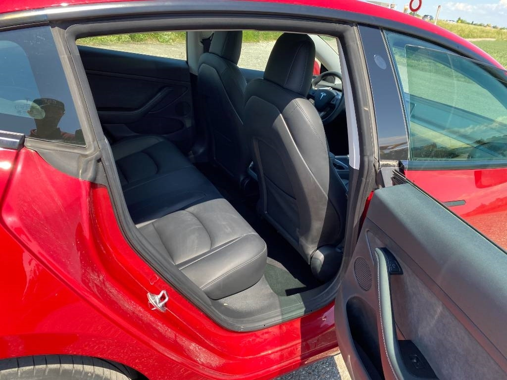 Coche Tesla MODEL 3 5YJ3 - Rwd Carte Grise Française endommagé: foto 48