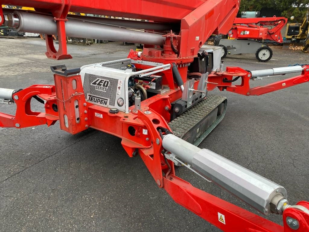 Plataforma araña Teupen LEO35T/PLUS a réparer: foto 21 Plataforma araña Teupen LEO35T/PLUS a réparer: foto 21