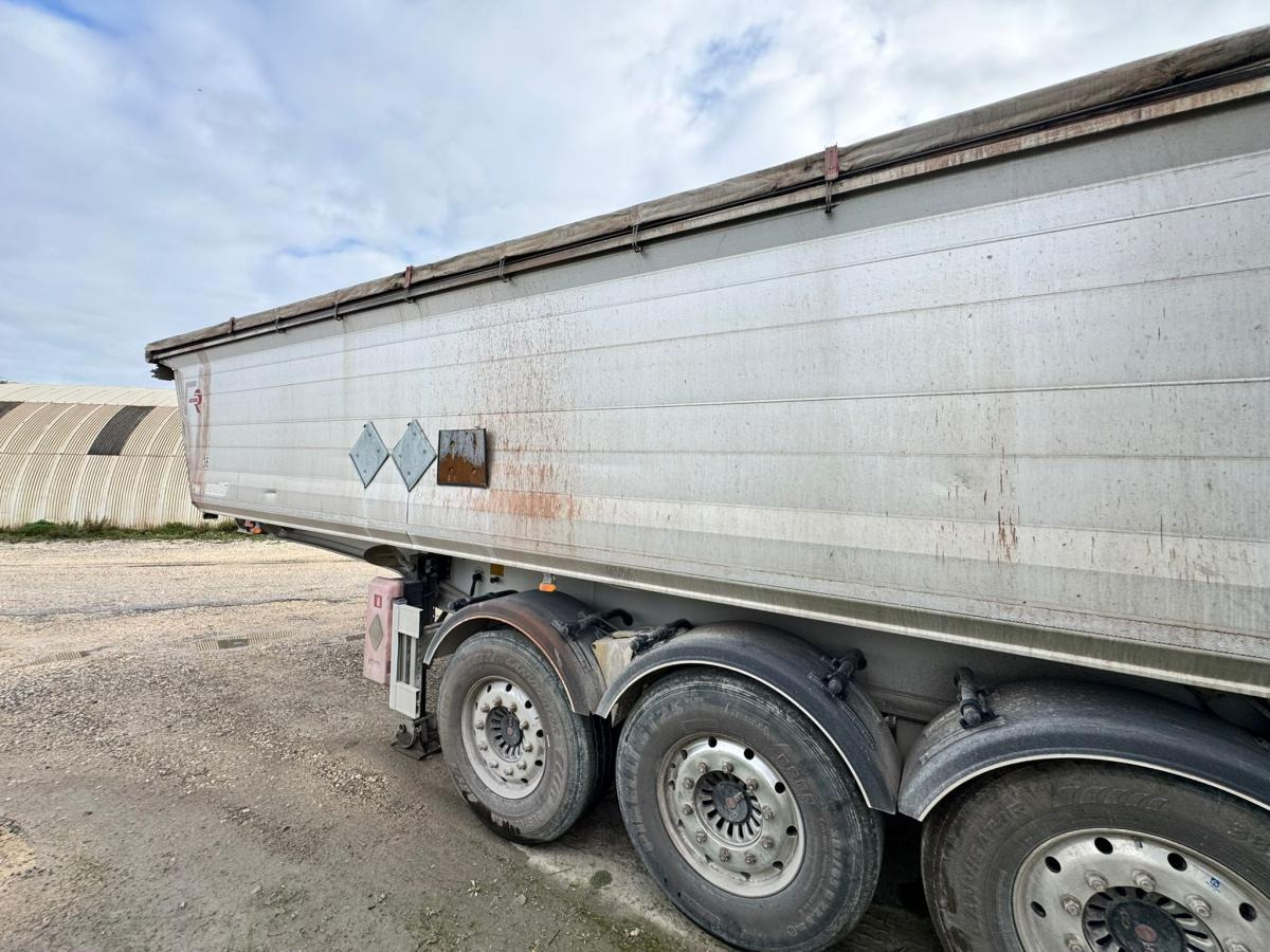 Benalu - Semirremolque volquete: foto 4 Benalu - Semirremolque volquete: foto 4