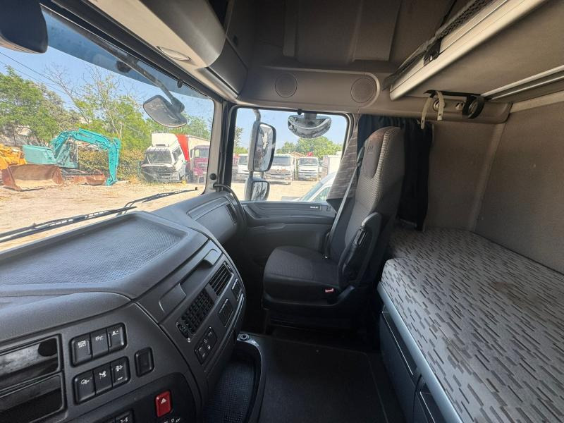 Cabeza tractora DAF XF 460: foto 15