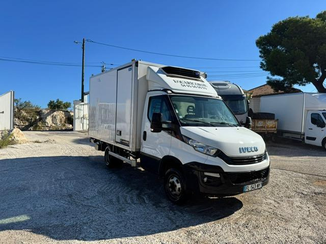 Iveco 35C16 CAISSE FRIGO LAMBERET ET CARRIER ET HAYON - Furgoneta frigorifica: foto 3 Iveco 35C16 CAISSE FRIGO LAMBERET ET CARRIER ET HAYON - Furgoneta frigorifica: foto 3