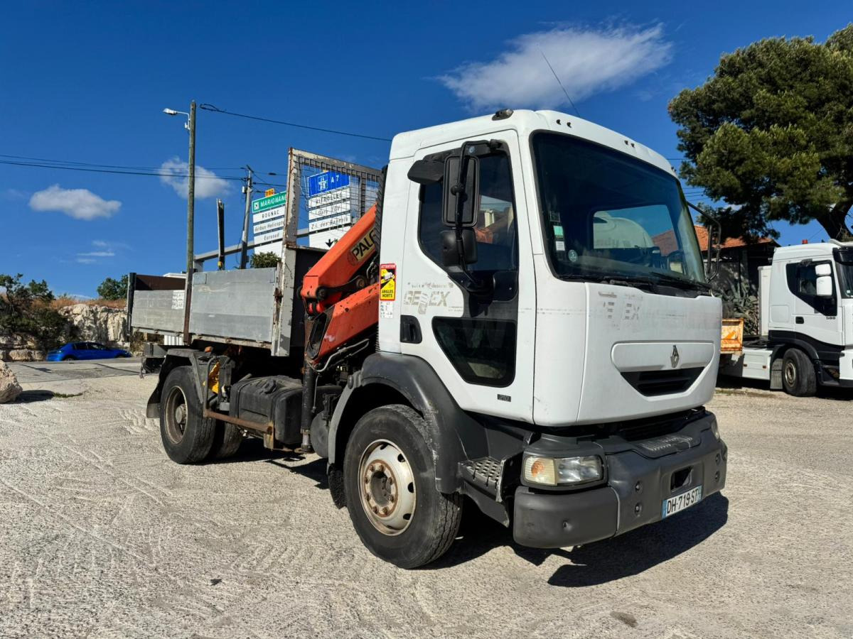 Renault Midlum 210 - Camión volquete: foto 3 Renault Midlum 210 - Camión volquete: foto 3
