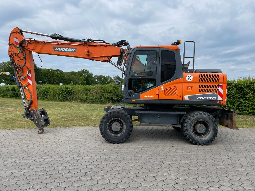 Doosan DX170W-5 - Autogrúa: foto 3 Doosan DX170W-5 - Autogrúa: foto 3
