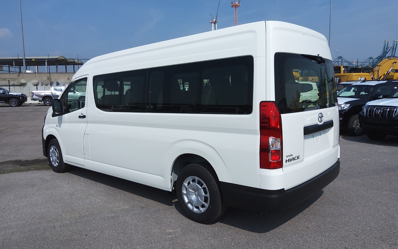 Toyota Hiace HIGH ROOF / TOIT HAUT 2.8L Diesel Manual base - Minibús, Furgoneta de pasajeros: foto 3 Toyota Hiace HIGH ROOF / TOIT HAUT 2.8L Diesel Manual base - Minibús, Furgoneta de pasajeros: foto 3