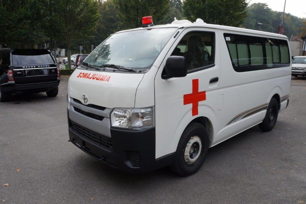 Toyota Hiace STANDARD ROOF ambulance 2.5L Diesel Manual - Minibús, Furgoneta de pasajeros: foto 1 Toyota Hiace STANDARD ROOF ambulance 2.5L Diesel Manual - Minibús, Furgoneta de pasajeros: foto 1