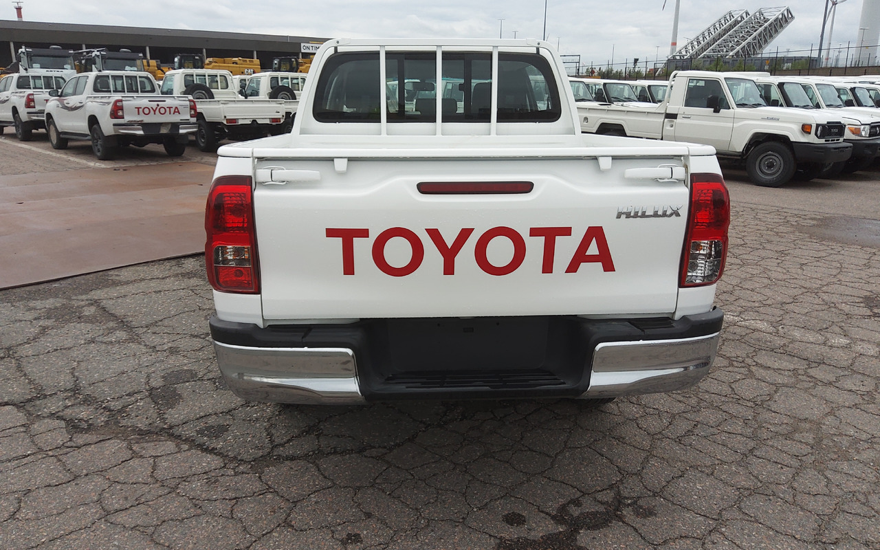 Toyota Hilux / Revo Pick-up double cabin pack security 2.4L Turbo Diesel Manual - Pick-up: foto 5 Toyota Hilux / Revo Pick-up double cabin pack security 2.4L Turbo Diesel Manual - Pick-up: foto 5
