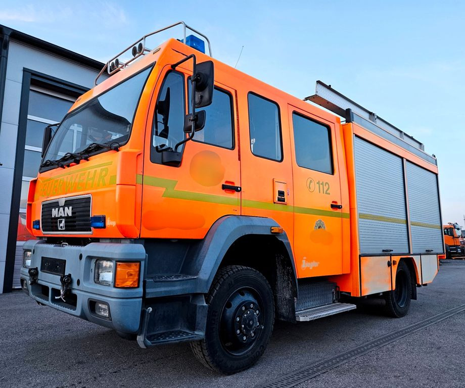 MAN 14.224 L80 4x4 Feuerwehr LF16 Ziegler MAN 14.224 L80 4x4 Feuerwehr LF16 Ziegler - Camión de bomberos: foto 1 MAN 14.224 L80 4x4 Feuerwehr LF16 Ziegler MAN 14.224 L80 4x4 Feuerwehr LF16 Ziegler - Camión de bomberos: foto 1