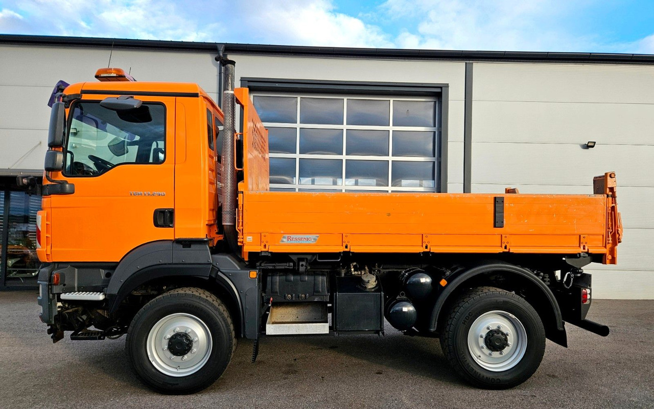 MAN TGM 13.290 4x4 Euro5 Winterdienst Single - Camión volquete: foto 2 MAN TGM 13.290 4x4 Euro5 Winterdienst Single - Camión volquete: foto 2