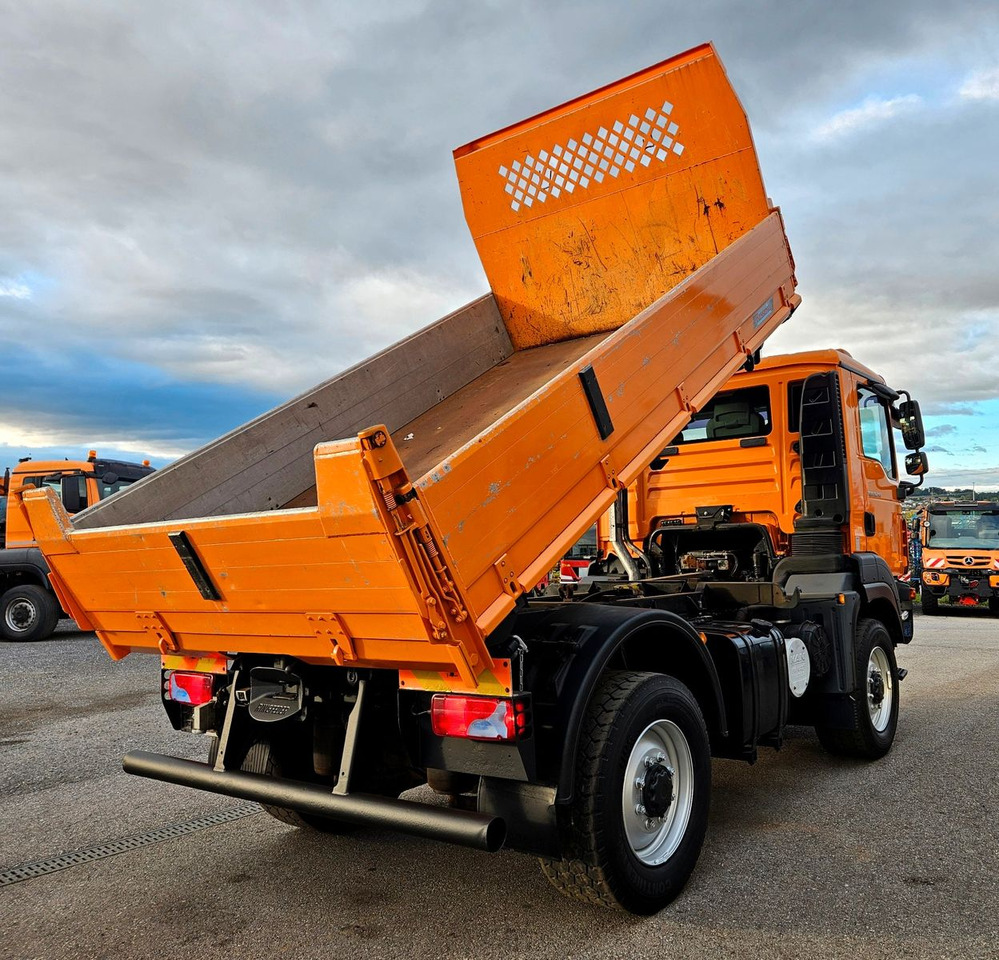 MAN TGM 13.290 4x4 Euro5 Winterdienst Single - Camión volquete: foto 5 MAN TGM 13.290 4x4 Euro5 Winterdienst Single - Camión volquete: foto 5