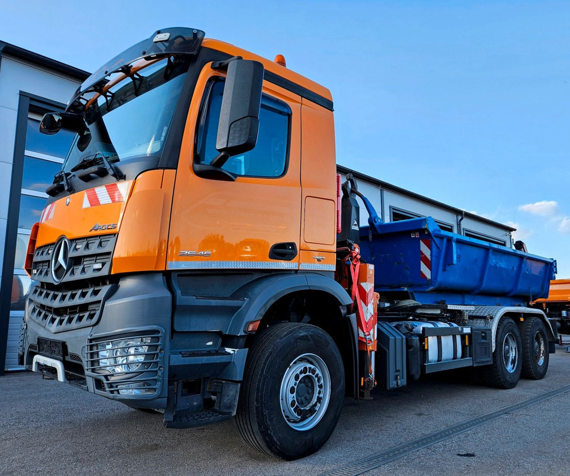 Mercedes-Benz AROCS 2645 6x4 Kran Atlas 240.2E A4 - Camión multibasculante, Camión grúa: foto 1 Mercedes-Benz AROCS 2645 6x4 Kran Atlas 240.2E A4 - Camión multibasculante, Camión grúa: foto 1