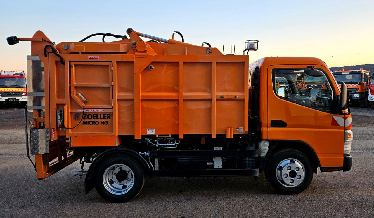 Mitsubishi Fuso Canter 6S15 Zoeller Micro Müllpresse - Camión de basura: foto 5 Mitsubishi Fuso Canter 6S15 Zoeller Micro Müllpresse - Camión de basura: foto 5
