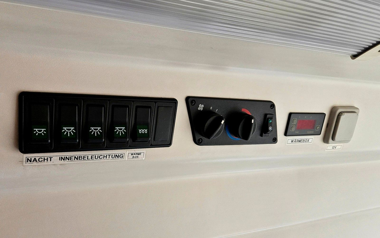 Ambulancia Volkswagen CRAFTER TDI Ambulance RTW L2H2 DLOUHY: foto 20
