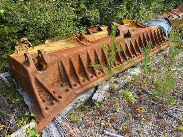 Komatsu D 155 AX - Hoja de bulldozer: foto 1 Komatsu D 155 AX - Hoja de bulldozer: foto 1