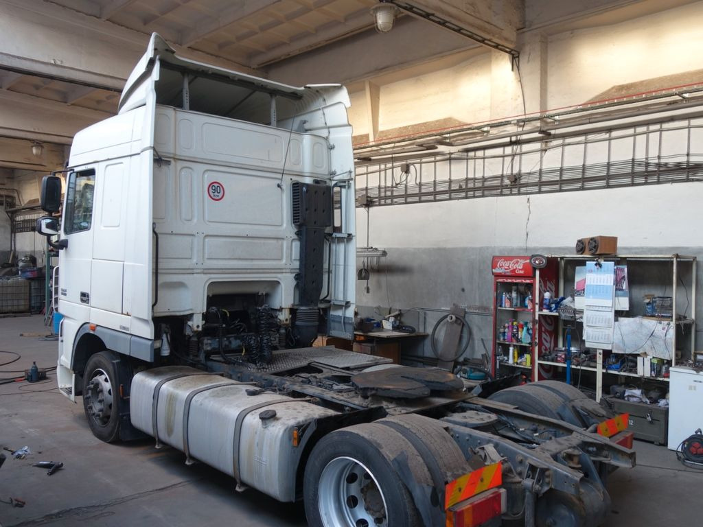 DAF XF 460 SC LD, Motorschaden - Cabeza tractora: foto 3 DAF XF 460 SC LD, Motorschaden - Cabeza tractora: foto 3