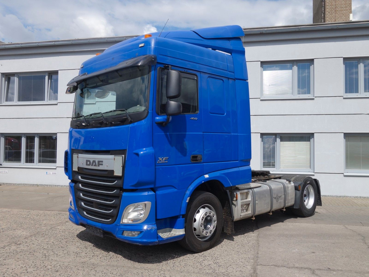 DAF XF 460 SC Standard, Standklima, 3 Stk. - Cabeza tractora: foto 2 DAF XF 460 SC Standard, Standklima, 3 Stk. - Cabeza tractora: foto 2