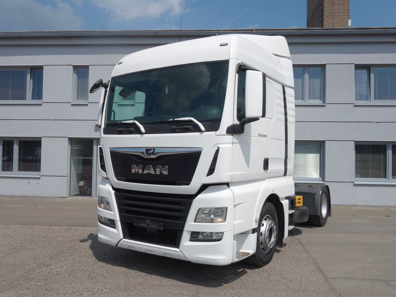 MAN TGX 18.500 XLX E6 Sandard - Cabeza tractora: foto 1 MAN TGX 18.500 XLX E6 Sandard - Cabeza tractora: foto 1