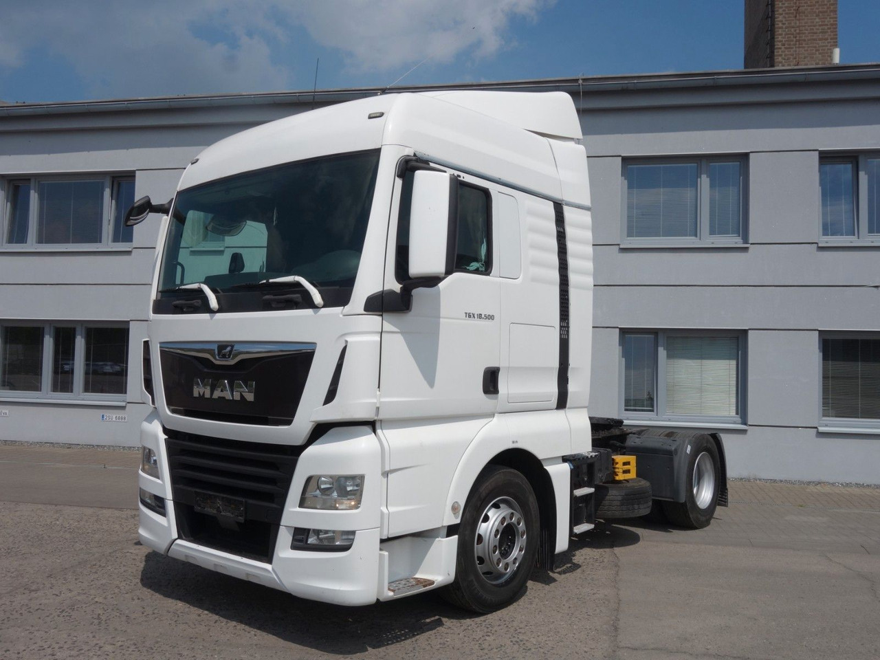 MAN TGX 18.500 XLX E6 Sandard - Cabeza tractora: foto 2 MAN TGX 18.500 XLX E6 Sandard - Cabeza tractora: foto 2