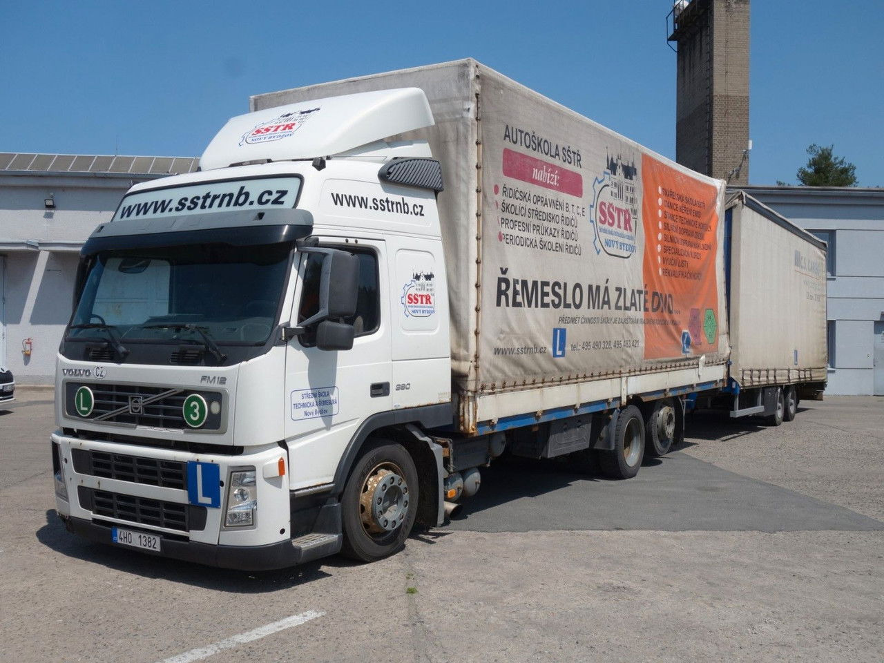 Volvo FM 380 6x2 + Panav Anhänger - Camión lona: foto 1 Volvo FM 380 6x2 + Panav Anhänger - Camión lona: foto 1