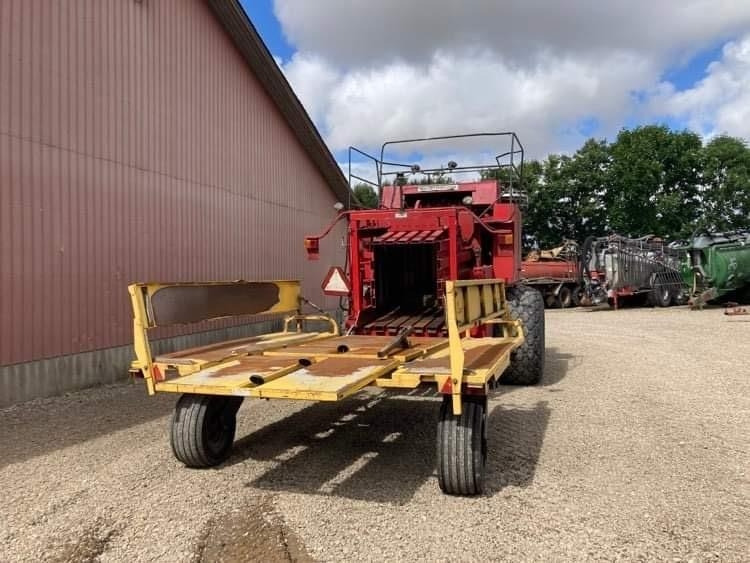 Massey Ferguson LB190 Fieldstar *** m. parkland ballevogn ***  - Empacadora de pacas cuadradas: foto 4 Massey Ferguson LB190 Fieldstar *** m. parkland ballevogn ***  - Empacadora de pacas cuadradas: foto 4