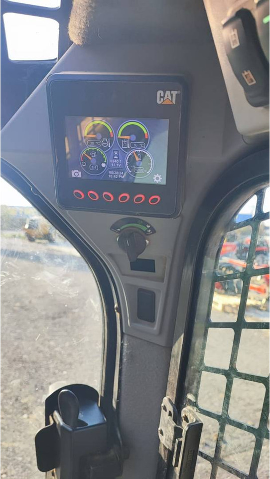 CAT 226D3 - Minicargadora: foto 5 CAT 226D3 - Minicargadora: foto 5