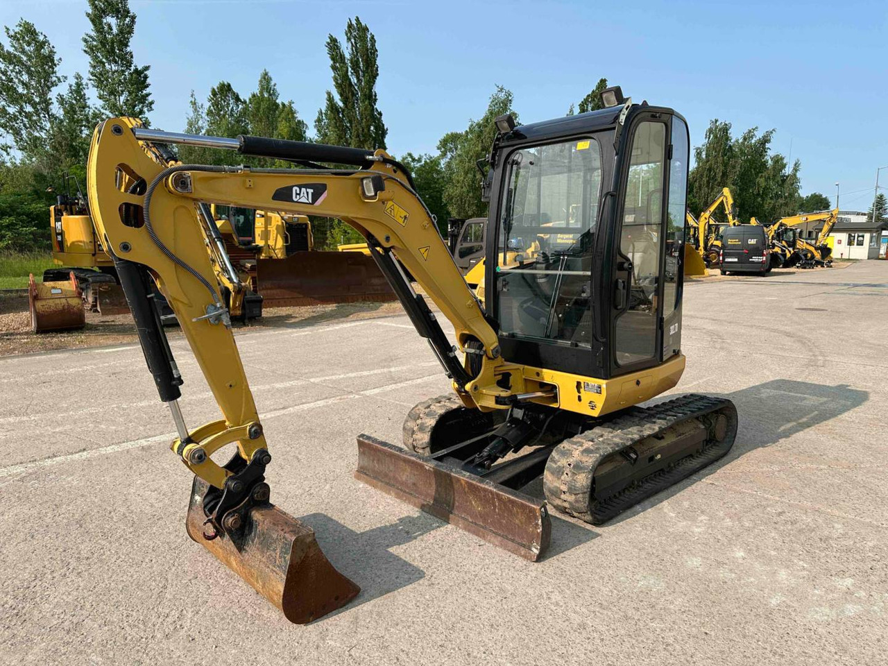 Excavadora de cadenas CAT 302.7DCR: foto 9