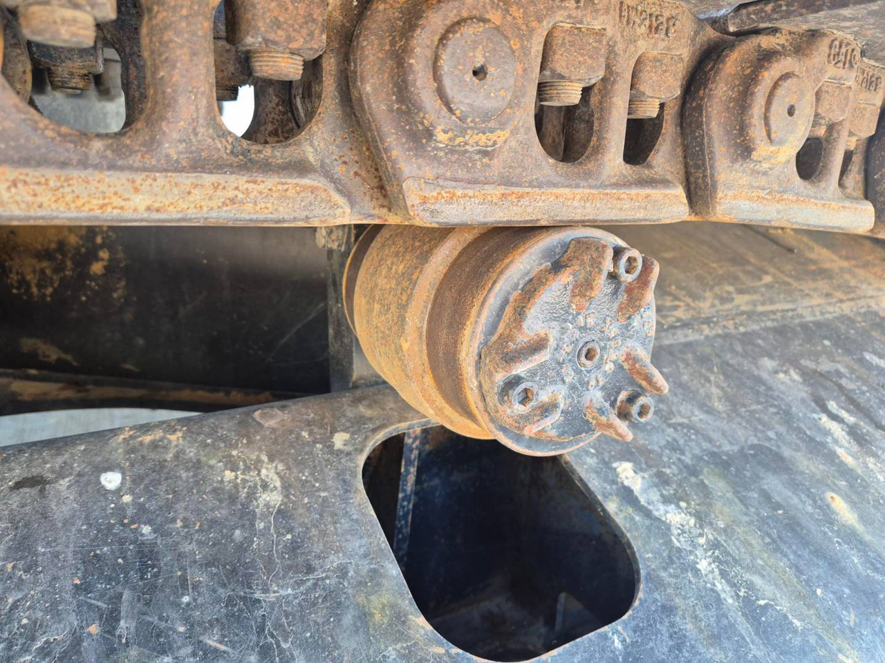 Excavadora de cadenas CAT 323: foto 11