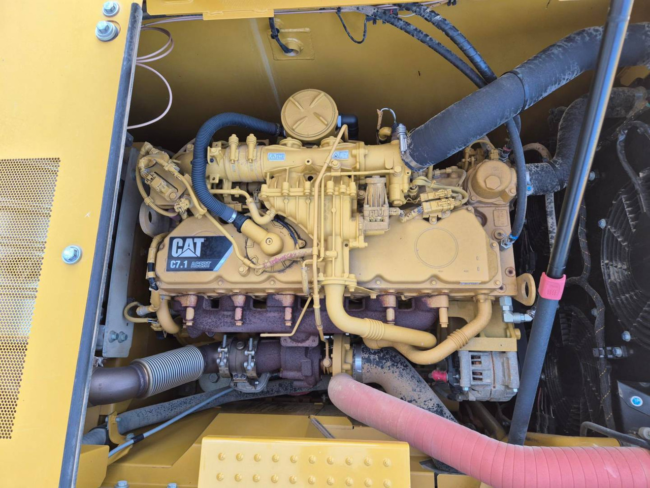 Excavadora de cadenas CAT 323: foto 7