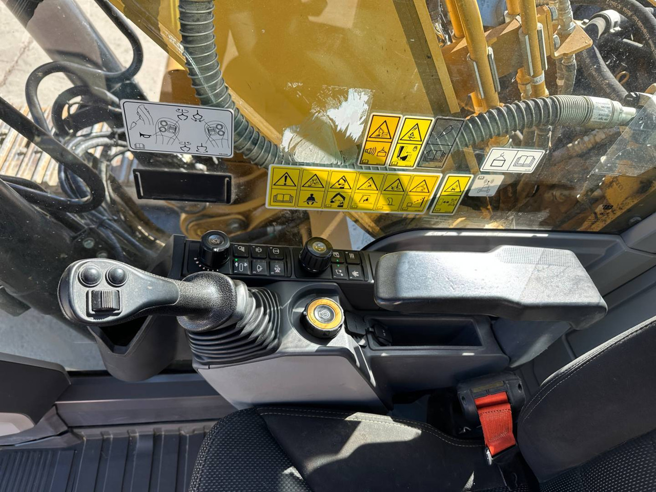 Excavadora de cadenas CAT 323: foto 12