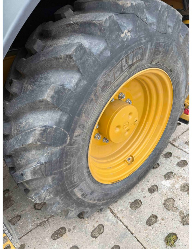 Retroexcavadora CAT 434: foto 18