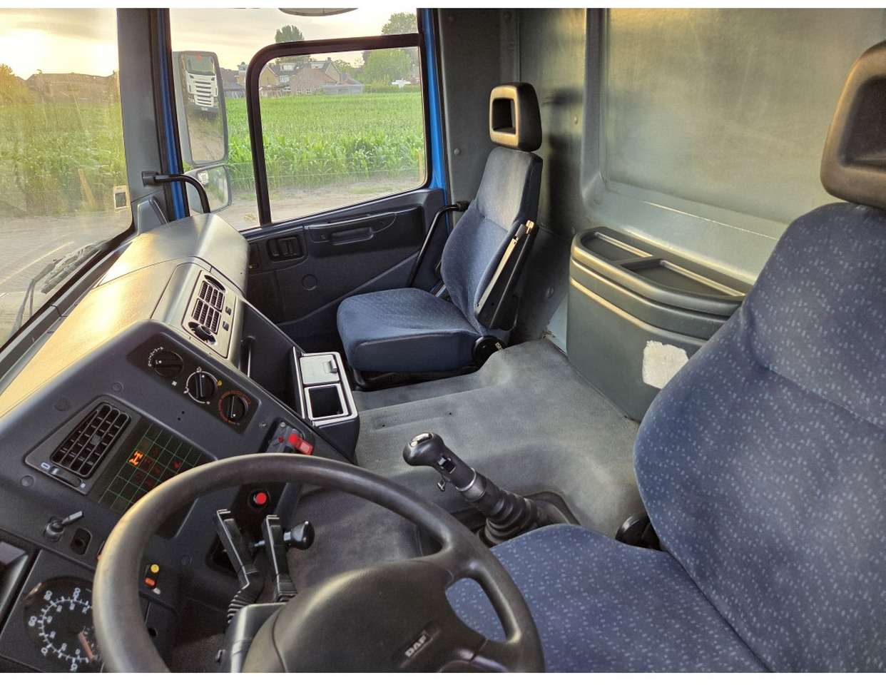 Camión volquete DAF 85 400 ATI 6x4 Tipper: foto 9