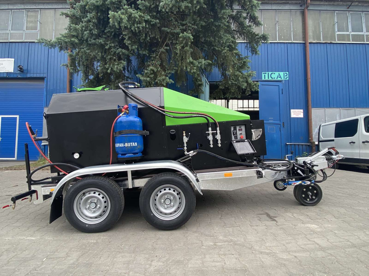 TICAB SelfPropelled Bitumen Emulsion Sprayer,1000L,Manufacturer - Distribuidor de asfalto: foto 1 TICAB SelfPropelled Bitumen Emulsion Sprayer,1000L,Manufacturer - Distribuidor de asfalto: foto 1